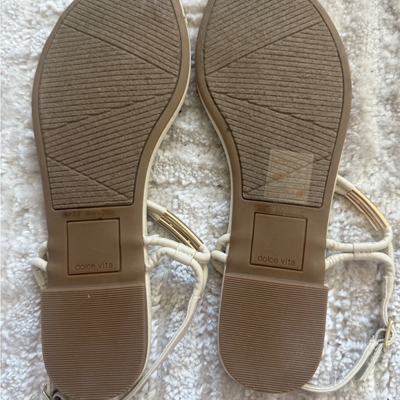 Elegant Cream Sandals - Picture 5 of 9